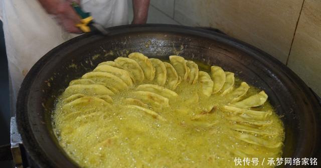 限量|大爷祖传三代卖“它”40年,每天限量30斤,顾客专程坐飞机也要吃