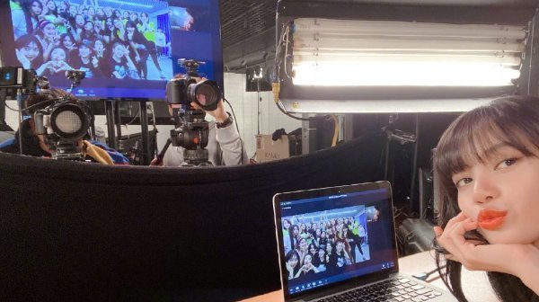  亲爱|虞书欣发文感谢青2导师，看到对Lisa的称呼，两人关系不简单