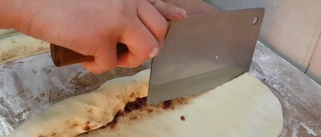 豆包|半斤红豆,1斤面粉,不用烤箱,教你做创意红豆包,比发糕还好吃