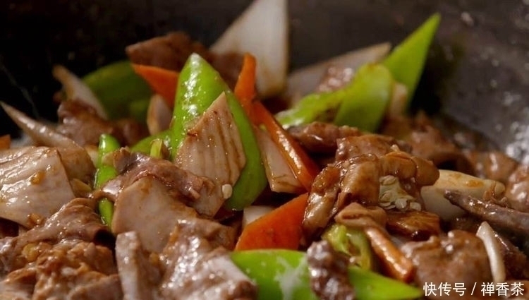 回家|去东北小姨家“做客”,做了一大桌子的菜,吃两口就“撂筷”回家