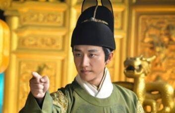 游玩|他为了出宫游玩怒打一百多位官员的屁股,任性皇帝桂冠非他莫属!