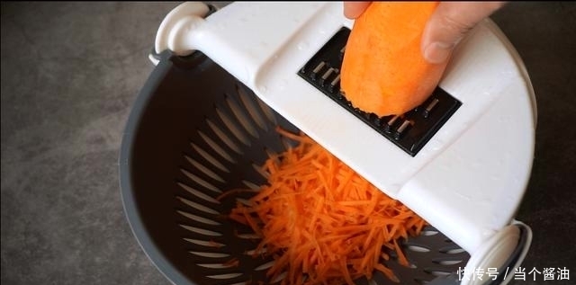 面粉|早餐别出去买了,4个鸡蛋1碗面粉,5分钟做好早餐,懒人必备