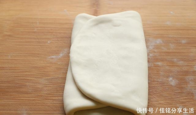 老少皆宜|中式月饼最爱这款,层层酥脆,鲜嫩多汁,做给家人吃,老少皆宜!