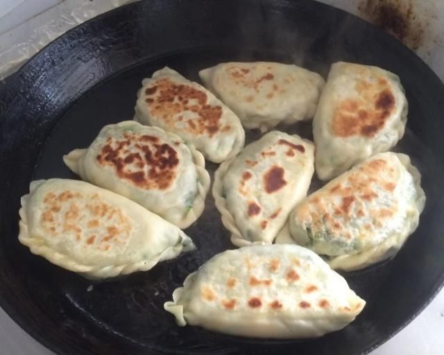  盒子|韭菜盒子，最好不要直接开始包，试着这样做，盒子外焦里嫩更好吃