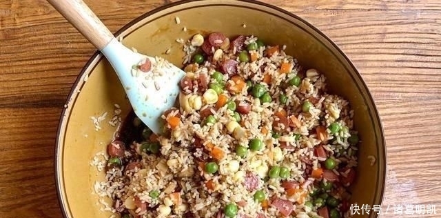  糯米蛋|糯米卷这样做 表皮酥脆里面软糯 比烧麦还好吃