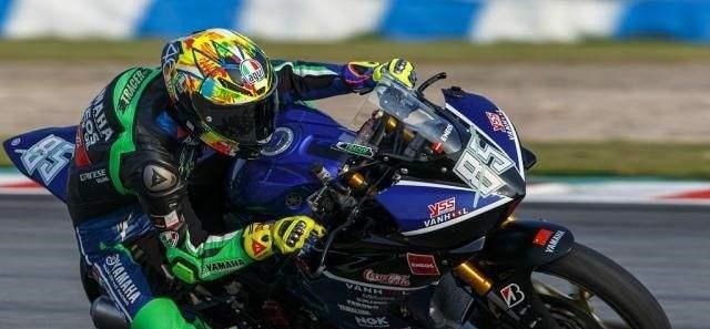  跟班|王一博又要开始耍帅了！参加摩托车赛，尹正只是小跟班