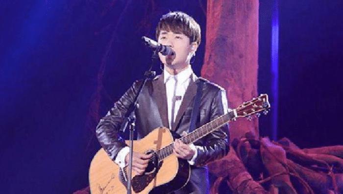  中国|他是《中国好声音》冠军，又参加别的节目夺冠，为何一直不温不火
