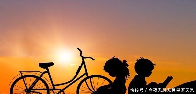 追求|心理学：被男人追求时，“腼腆”一点，其实是很有讲究的