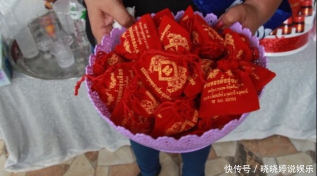 泰国|泰国一女子中2000万大奖，租滑翔机给朋友撒钱，有钱人的世界我不懂