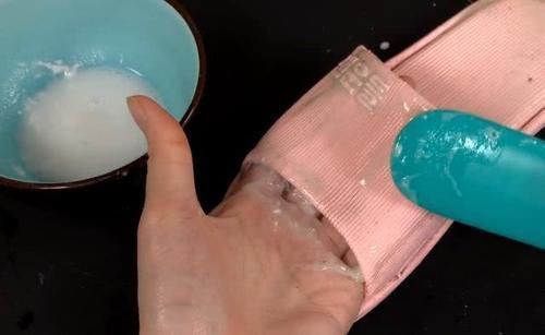  学学|不管拖鞋多脏多黑，教你一招，立马干净如新，好方法快学学