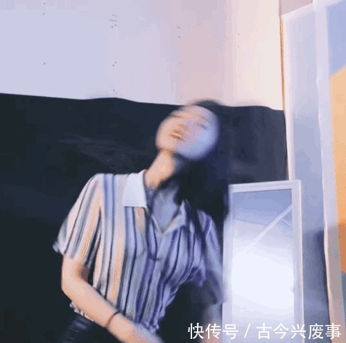 完美|适合秋季的“衬衫搭半裙”，时尚简约显知性，完美诠释优雅风情