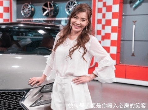  旋转|又一女星因车祸险丧命，高速上被撞到失控，车体旋转两圈半后报废