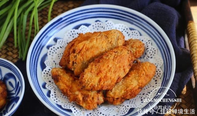 小女孩|跟七岁小女孩学炸鸡翅,注意裹粉步骤,鸡翅表面能起鳞