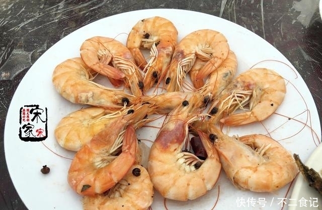 农村|农村330元一桌的宴席,鸡鸭鱼肉都有,利润在哪?