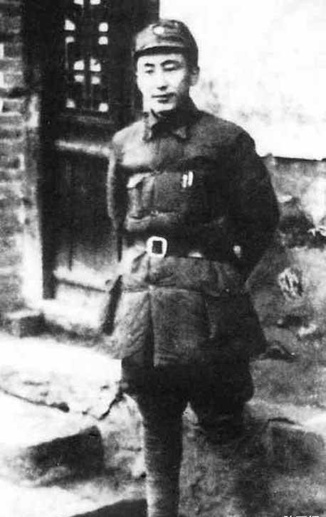 八路军|抗战中,国民党将军们学的游击战教材,竟是21岁的八路军战士写的!