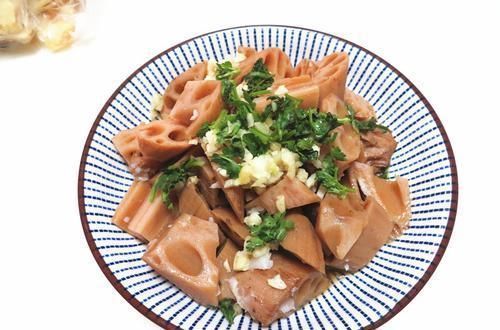 吃饭|一家三口吃饭,我准备了两菜一汤,老公说比吃大餐还要舒服!