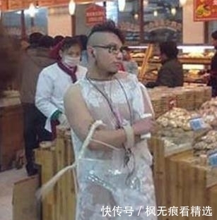 晚上|妹子,晚上街上危险,你穿这么凉快压马路,男朋友怎么不陪着!