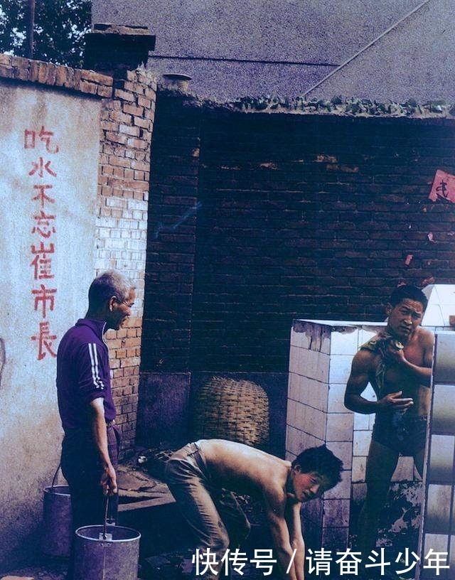 代中国罕见历史老照|80年代中国罕见老照片: 没想到30多年前的人们是这样子