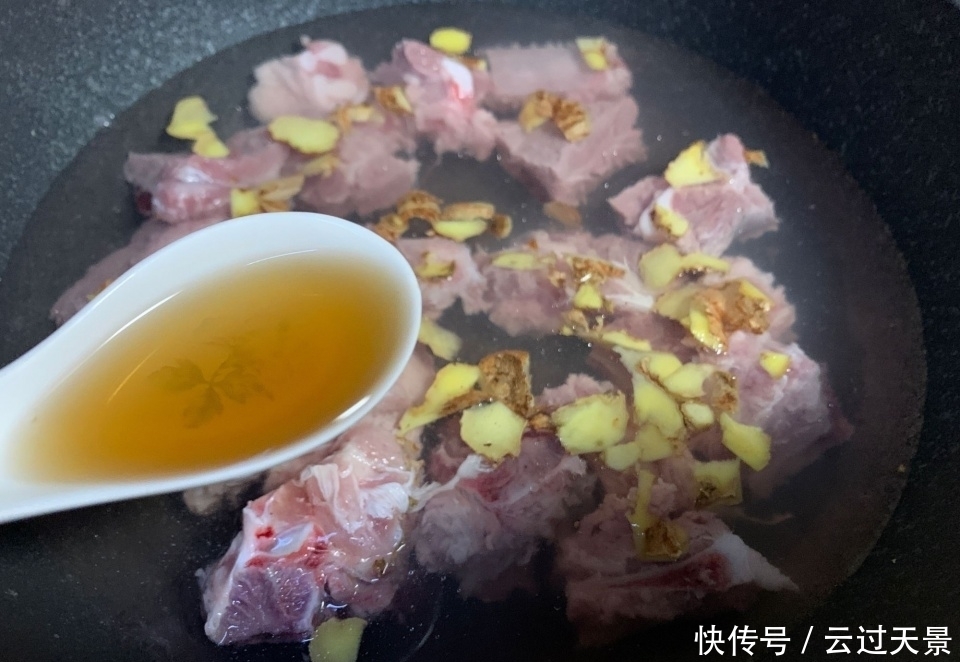 排骨|反复提醒,排骨别焯水!饭店都这样操作,排骨嫩滑多汁,太好吃了