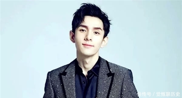 口红一哥李佳琦今年多大?得知他的真实