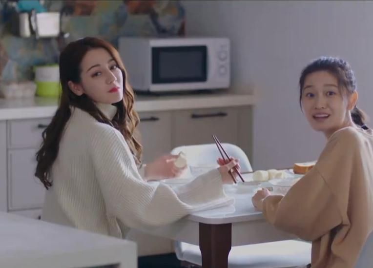 凛穿|幸福触手可及宋凛穿蕾丝内衣,周放服装上线6秒被抢空,获冠军