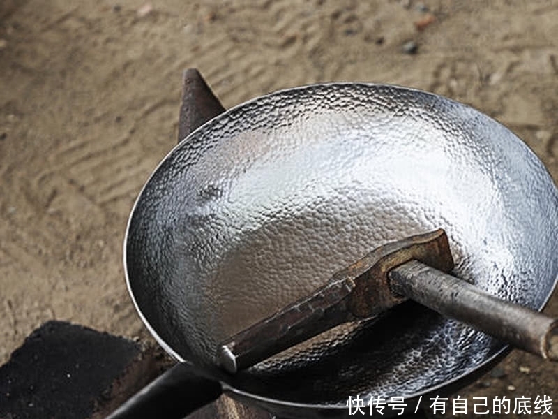 不粘锅|曾排队疯抢的“不粘锅”,为何如今却无人问津?专家一语道破玄机