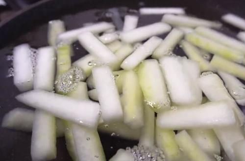 冬瓜|自制冬瓜糖,直接当零食也能做糕点,做法详细,几分钟就看懂