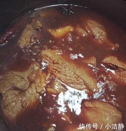  好吃|大厨伯伯教我做酱牛肉，只需要三步，软嫩筋道，比卤肉店卖的好吃