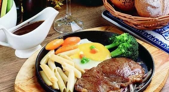 千万别|牛排的盘子里为什么要放鸡蛋千万别再傻傻吃掉,服务员真是土鳖