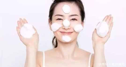 把脸洗干净|伤脸的5个洗法,越这样洗,皮肤粗糙不水润,毛孔会粗大