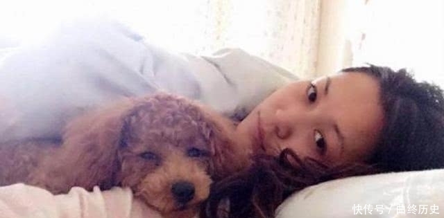 检查|女子与泰迪狗同吃同睡, 三个月后肚子痛苦万分, 检查后女子羞哭了