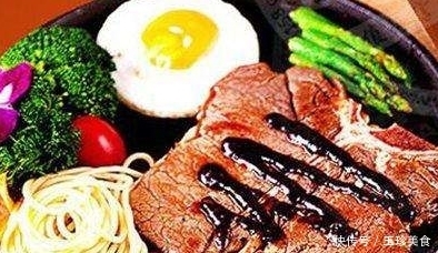 鸡蛋|第一次吃牛排,盘里的“生鸡蛋”不要直接吃!不懂装懂,反而尴尬