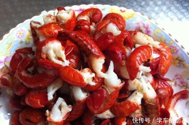 小龙虾|小龙虾尾明明都是肉,却比整虾卖的还便宜,你认为老板真的傻