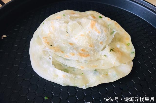 柔软|烙饼这样做才好吃,柔软多层,外酥里嫩,出锅瞬间被抢光,真香