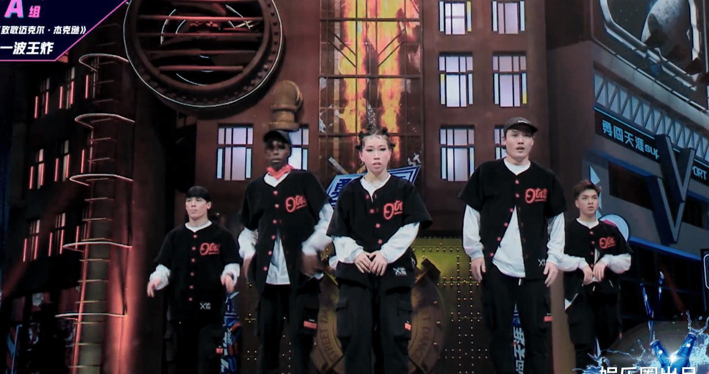 大饼|王一博冠军气势下滑,大饼输给小鸡并不意外,布布早已给出暗示