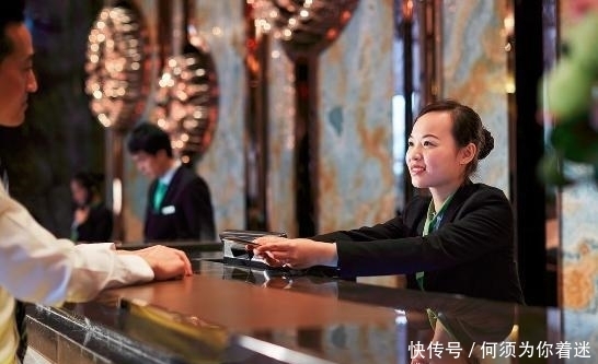 酒店|为什么酒店的前台服务员都是漂亮女孩子? 工资不高还抢着去干