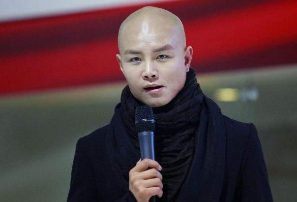 身败名裂|曾是金牌主持人,后身败名裂退出荧屏的乐嘉,现今如何