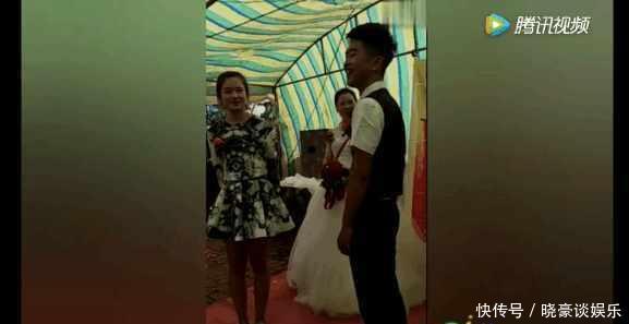 主持人|实拍：婚礼现场伴娘伴郎太有夫妻相，主持人当场就给他们俩撮合成功了