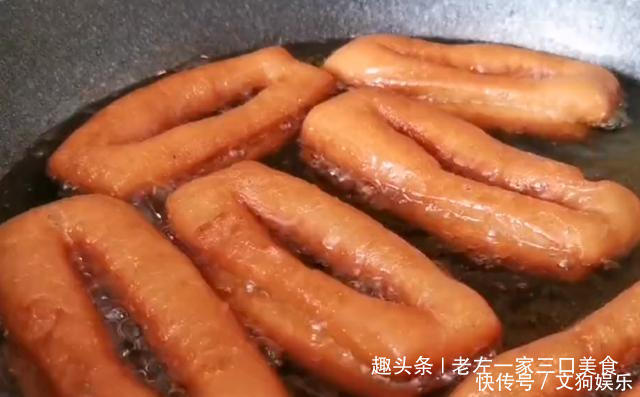 鸡蛋|花生米里加2个鸡蛋,居然这么好吃,不炒也不烙,好吃到停不下来