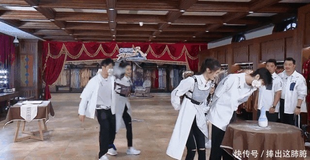  巅峰|《奔跑吧》开光了“时尚秀”三秒一个笑点，收视狂飙重回巅峰