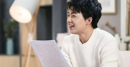 着急|看看23岁孟星亚,再看24岁郭麒麟,难怪孟非郭德纲着急成“亲家”