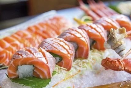 服务员|去吃自助餐,服务员常把这4种食物放在“角落”,聪明人才会去拿