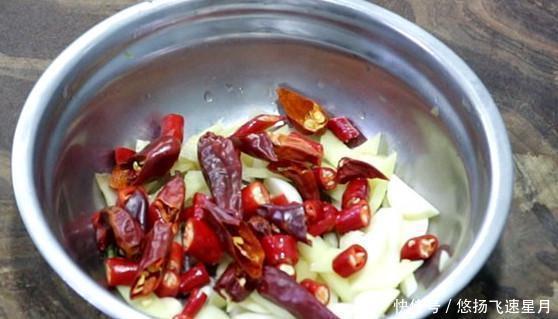 分享|分享一道干锅茶树菇的家常做法，越吃越香有嚼劲，配米饭吃很过瘾