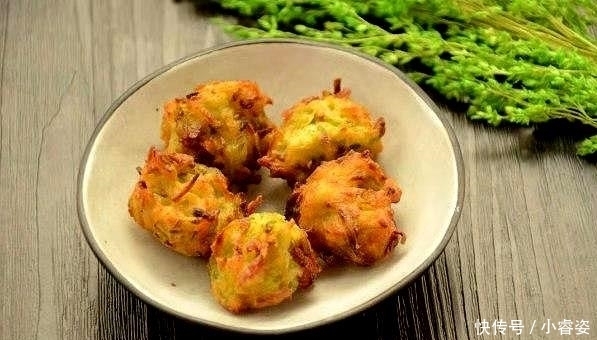 酥脆|炸丸子不酥脆?和面加料有1步最关键,炸出来丸子更香脆