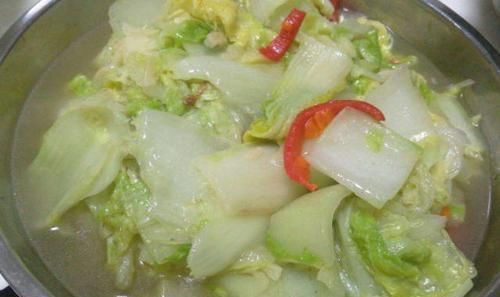 尽量少|4类人被医生点名：白菜要尽量少吃，最好不吃？告诉你原因！