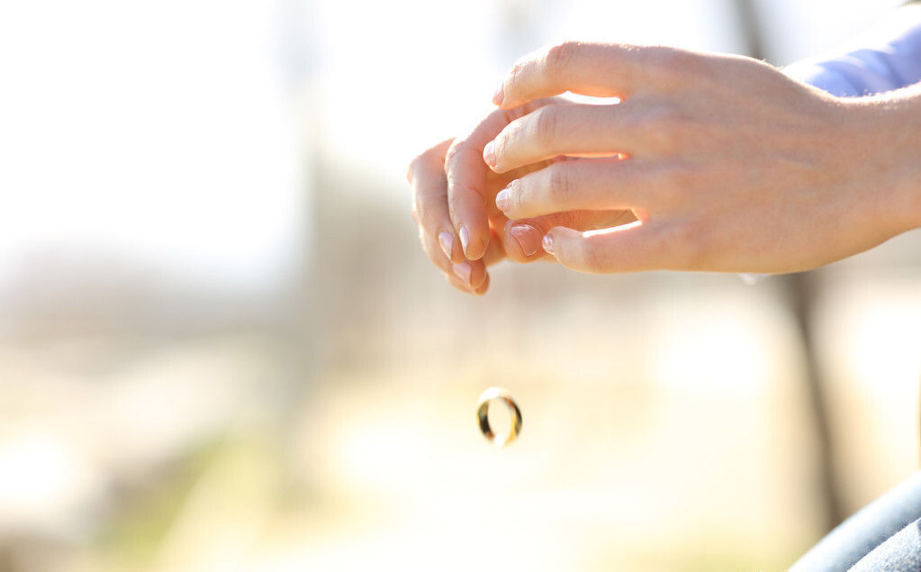 分手|“答应房产加女友名，最后却分手”：我不愿再为十万彩礼逼迫父母