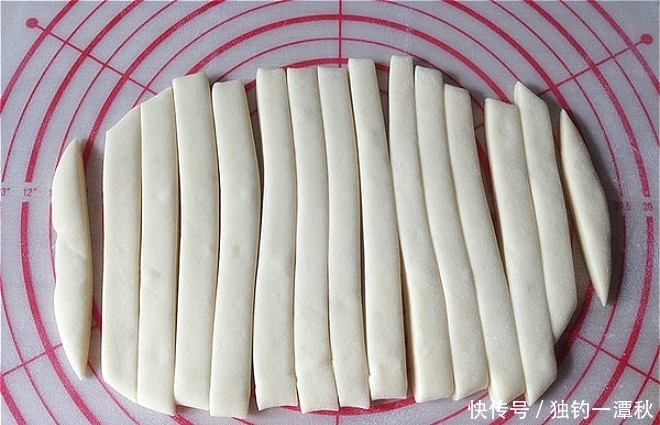 奶香|教你做奶香小馒头,不加一滴油和水,一个平底锅就搞定