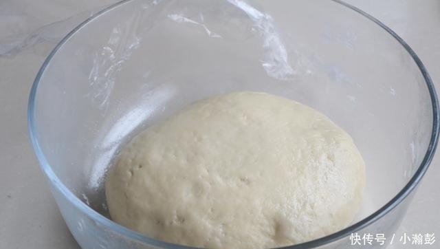  好吃|包子别再发面了，教你新吃法，皮薄馅儿大，比发面的好吃10倍！