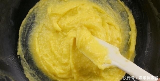 自制|自制甜点香草味泡芙,按步制作比蛋糕简单,零失误操作轻松完成