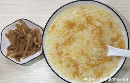  做法|周末到了，又不想出去吃在家做南瓜小米粥，健脾养胃，做法简单